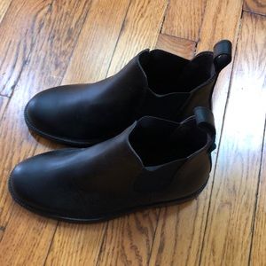 Rain booties— rubber